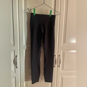 Lululemon Wunder Train High Rise 25”. size 4